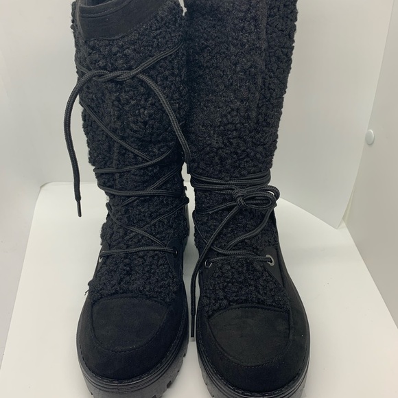 Faux fleece lace up boots new in box - Picture 2 of 16